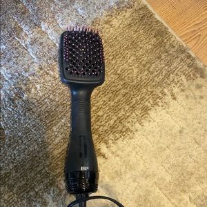 Revlon blowout hairdryer brush